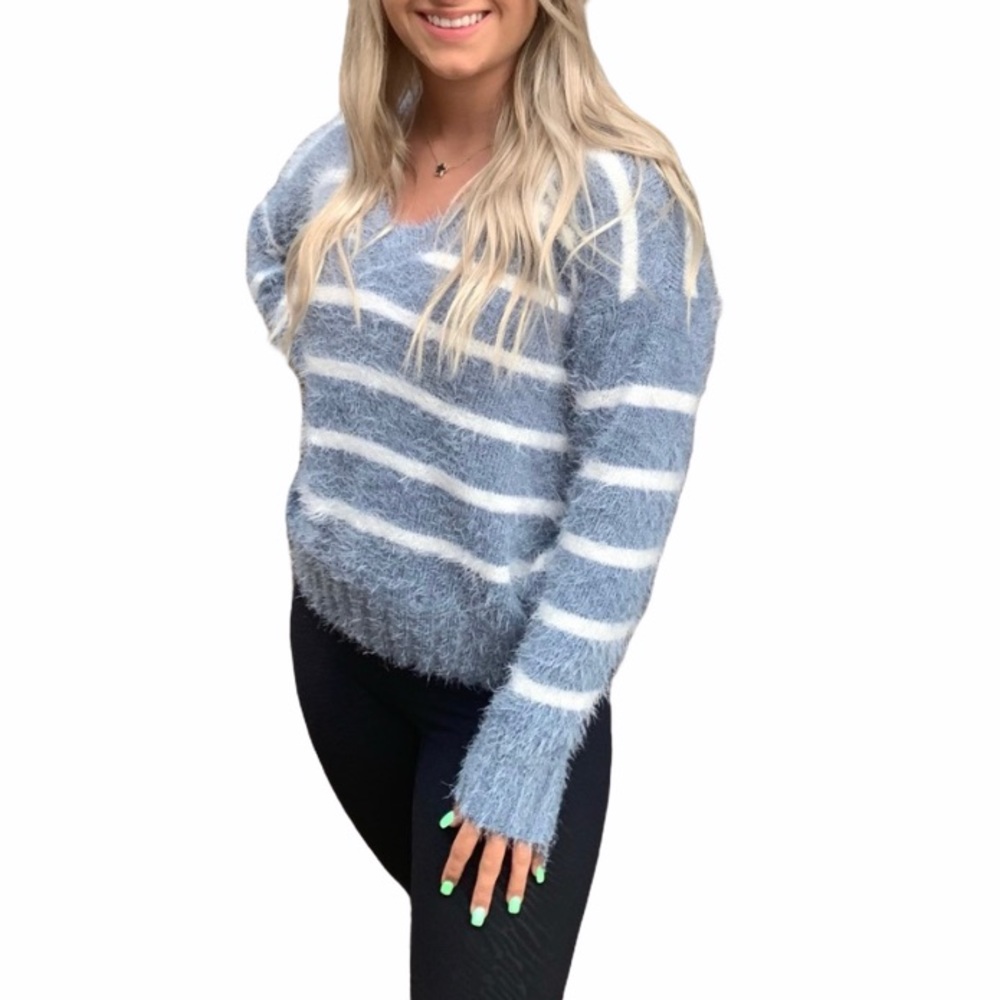 NWT Pink Rose Striped Furry Sweater Blue White Size Medium